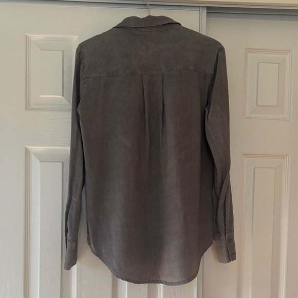 Cloth & Stone Gray Button Down Shirt with Pockets - XS by anthropologie - Picture 2 of 8